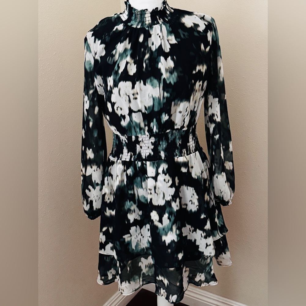 Flower dress size S ( runs like M)